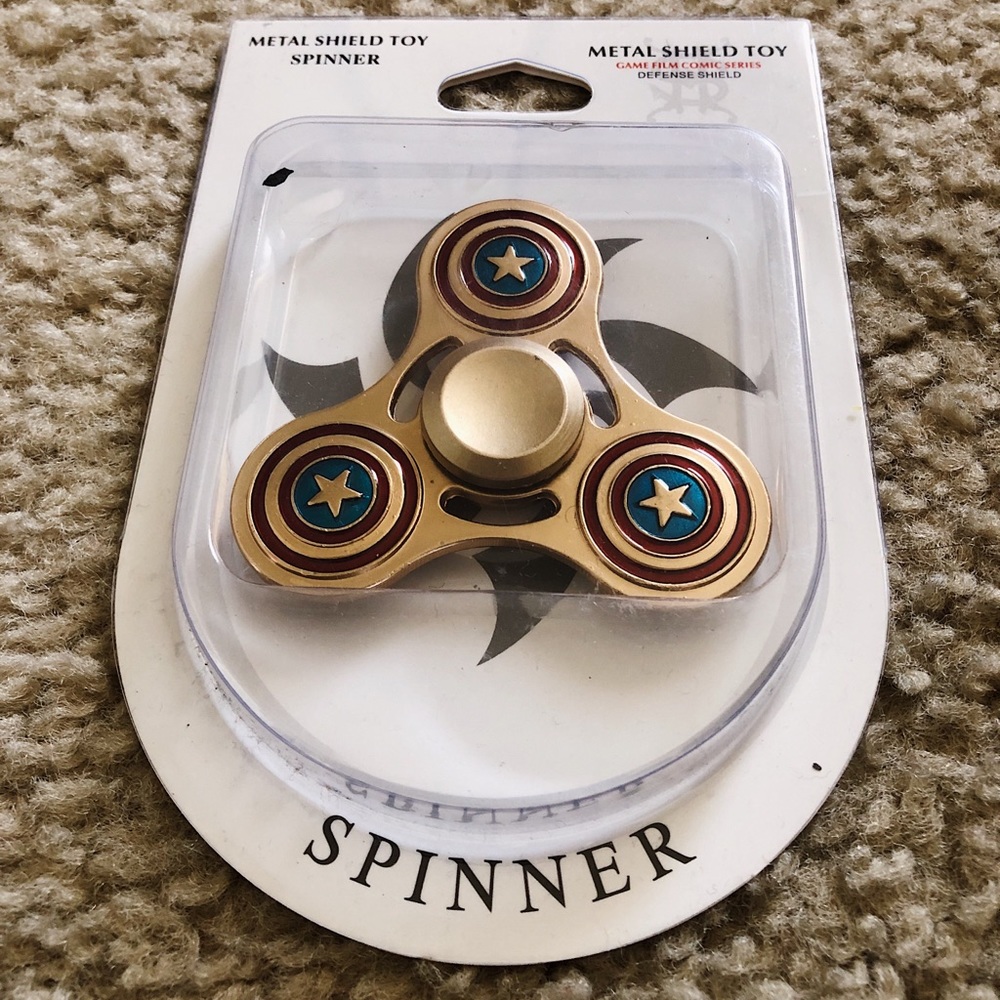 Metal Shield Spinner - Picture 4 of 4